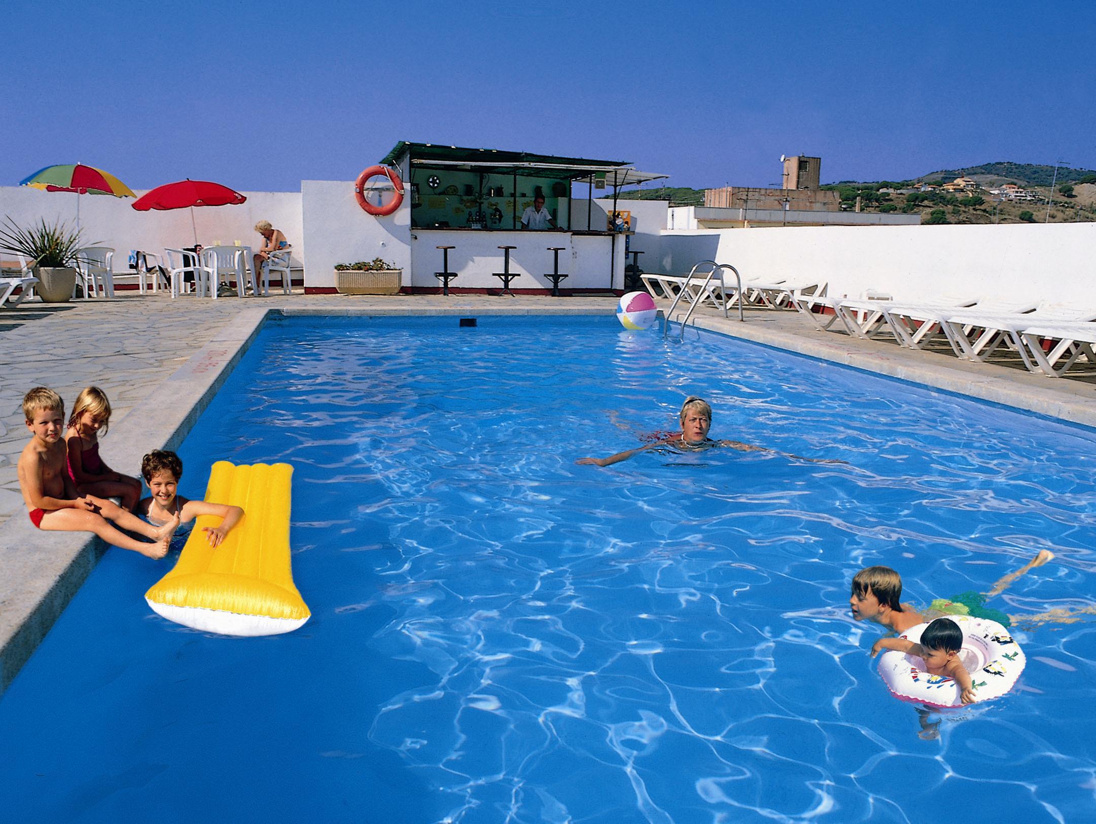 Continental Hotel Калелья Экстерьер фото